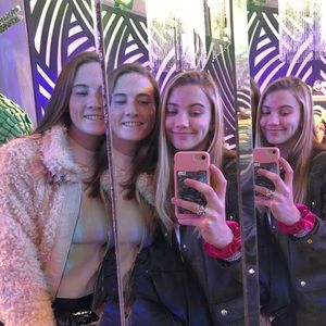 Meet your Posher, Avery